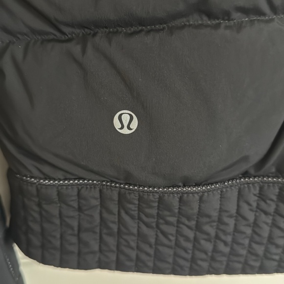 Lululemon Fluffed Up Pullover Goose Down Puffer Jacket Sz 6 - Picture 3 of 3